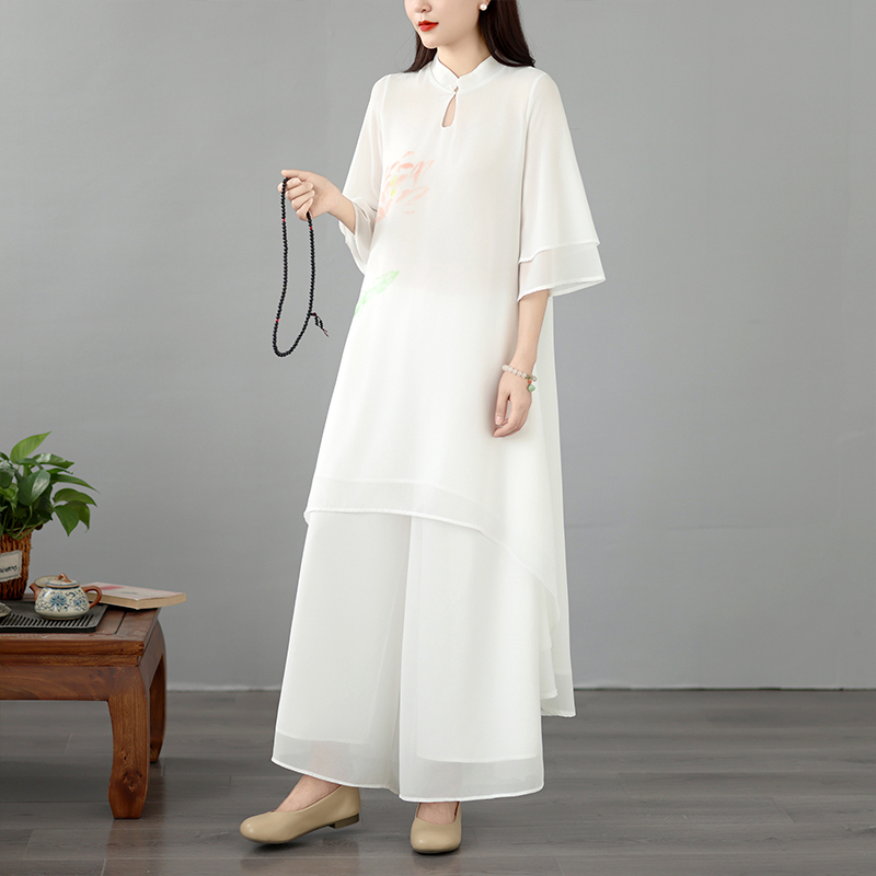 Elegantes langes Seiden-George – Women Fashion Over The Years Bewertung und Preis