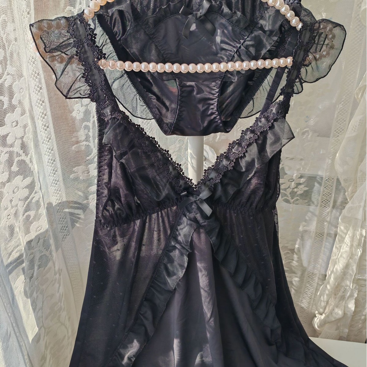 Damen Schwarzes Eisseide-Nacht – Spaghetti Strap Dress Bewertung und Preis